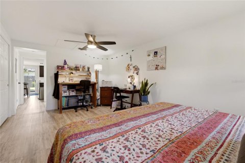 House in Venice, Florida 3 bedrooms, 140.1 sq.m. № 2152019 - photo 27