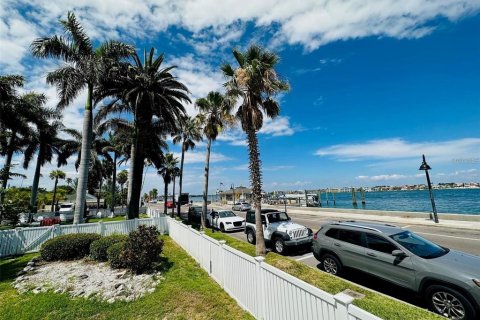 Casa en venta en Saint Pete Beach, Florida, 1 dormitorio, 59.83 m2 № 2093848 - foto 18