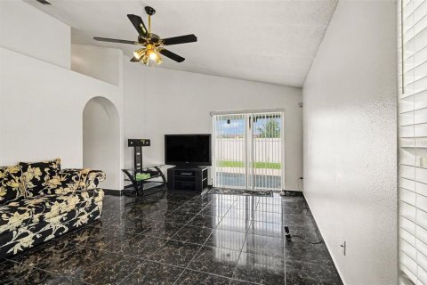 Villa ou maison à vendre à Orlando, Floride: 4 chambres, 164.53 m2 № 2204703 - photo 10