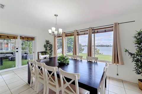 House in Miami, Florida 3 bedrooms, 127.74 sq.m. № 2251181 - photo 18