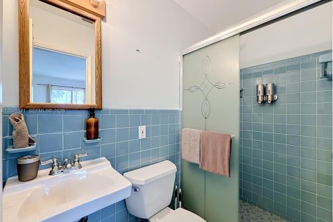 House in Miami, Florida 3 bedrooms, 127.74 sq.m. № 2251181 - photo 28