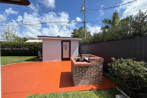 House in Miami, Florida 3 bedrooms, 136.57 sq.m. № 2043989 - photo 18