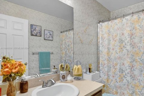 Купить виллу или дом в Хомстед, Флорида 4 спальни, 228.73м2, № 2080017 - фото 21