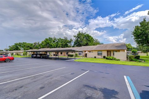 Condo in Zephyrhills, Florida, 2 bedrooms № 2098033 - photo 27