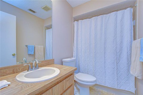 Condo in Zephyrhills, Florida, 2 bedrooms № 2098033 - photo 22