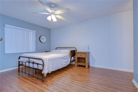 Condo in Zephyrhills, Florida, 2 bedrooms № 2098033 - photo 14