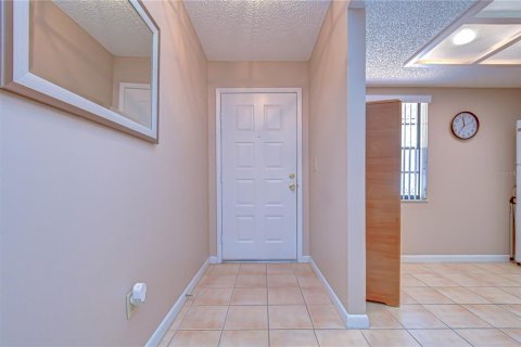 Condo in Zephyrhills, Florida, 2 bedrooms № 2098033 - photo 3