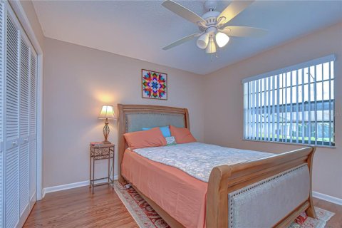 Condo in Zephyrhills, Florida, 2 bedrooms № 2098033 - photo 20