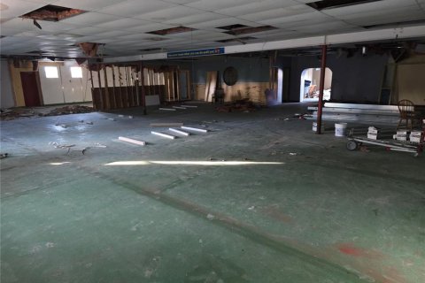 Commercial property in Tarpon Springs, Florida 509.94 sq.m. № 2212287 - photo 12