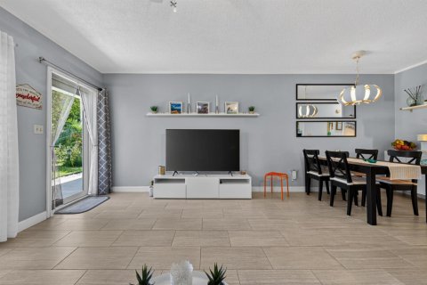 Condominio en venta en Pompano Beach, Florida, 1 dormitorio, 61.59 m2 № 2180420 - foto 5