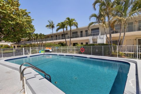 Condominio en venta en Pompano Beach, Florida, 1 dormitorio, 61.59 m2 № 2180420 - foto 24