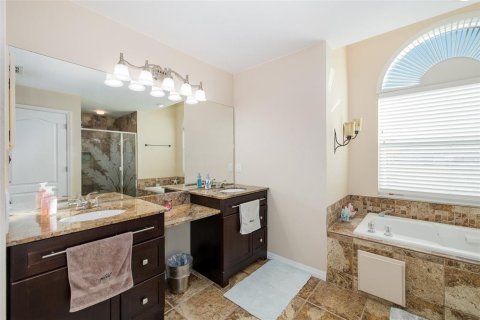 Villa ou maison à vendre à New Port Richey, Floride: 3 chambres, 176.14 m2 № 2415307 - photo 21