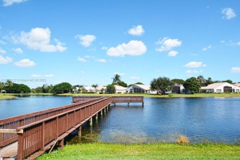 House in Boynton Beach, Florida 3 bedrooms, 219.53 sq.m. № 1750352 - photo 4