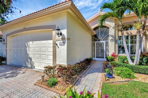 House in Boynton Beach, Florida 3 bedrooms, 219.53 sq.m. № 1750352 - photo 3