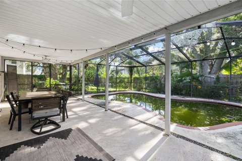 House in Temple Terrace, Florida 4 bedrooms, 217.76 sq.m. № 2356161 - photo 27