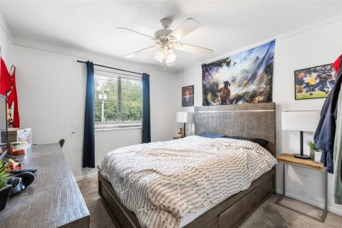 House in Temple Terrace, Florida 4 bedrooms, 217.76 sq.m. № 2356161 - photo 17