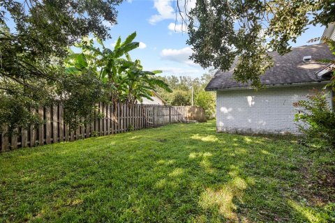 House in Temple Terrace, Florida 4 bedrooms, 217.76 sq.m. № 2356161 - photo 30