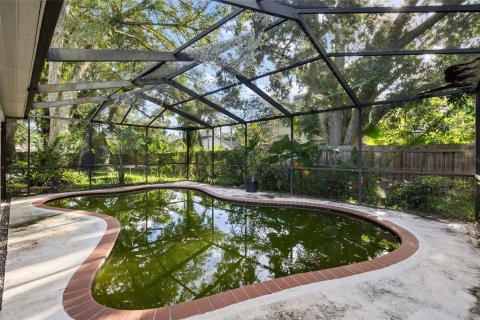 House in Temple Terrace, Florida 4 bedrooms, 217.76 sq.m. № 2356161 - photo 24