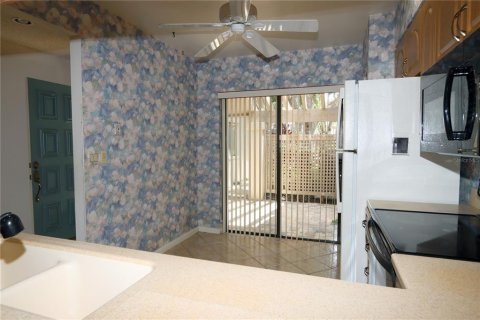 House in Sarasota, Florida 2 bedrooms, 112.69 sq.m. № 1820607 - photo 19