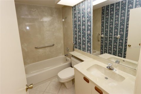 House in Sarasota, Florida 2 bedrooms, 112.69 sq.m. № 1820607 - photo 28
