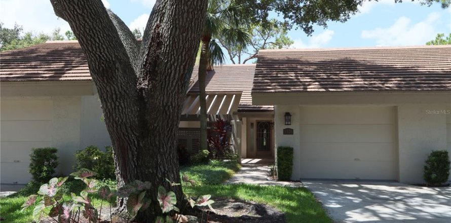 House in Sarasota, Florida 2 bedrooms, 112.69 sq.m. № 1820607