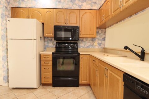 House in Sarasota, Florida 2 bedrooms, 112.69 sq.m. № 1820607 - photo 14