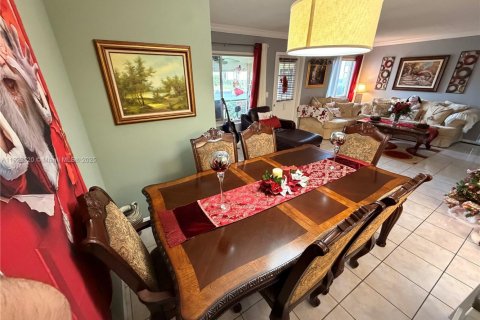 Condo in Greenacres, Florida, 2 bedrooms № 1977082 - photo 7