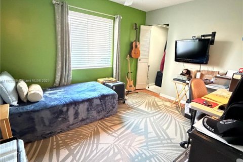 Condo in Greenacres, Florida, 2 bedrooms № 1977082 - photo 16