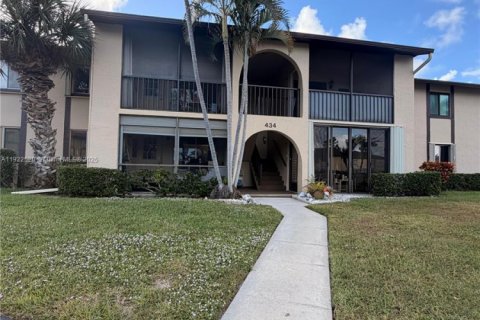 Condo in Greenacres, Florida, 2 bedrooms № 1977082 - photo 3