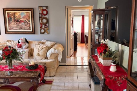 Condo in Greenacres, Florida, 2 bedrooms № 1977082 - photo 6