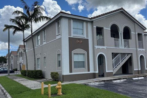 Condo in Homestead, Florida, 3 bedrooms № 1924588 - photo 1