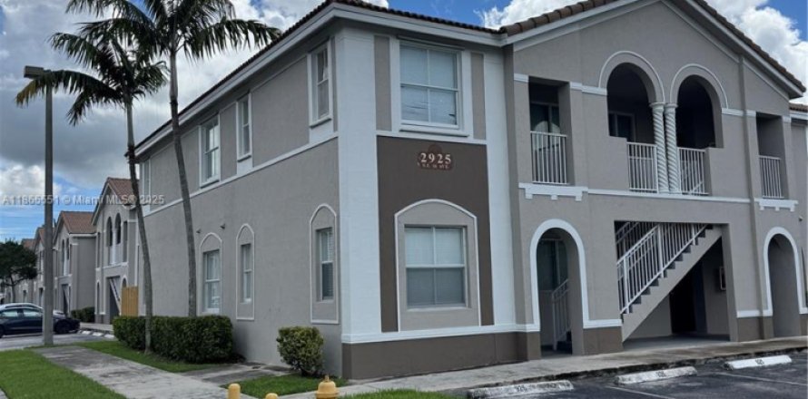 Condo in Homestead, Florida, 3 bedrooms № 1924588