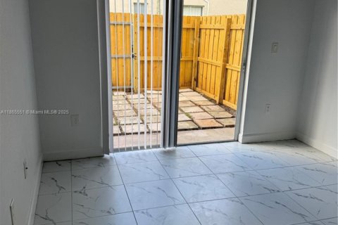 Condo in Homestead, Florida, 3 bedrooms № 1924588 - photo 13