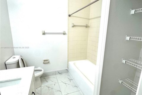 Condo in Homestead, Florida, 3 bedrooms № 1924588 - photo 24