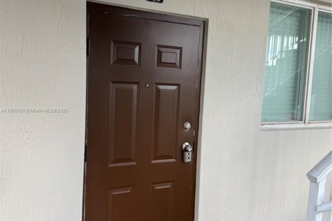 Condo in Homestead, Florida, 3 bedrooms № 1924588 - photo 5