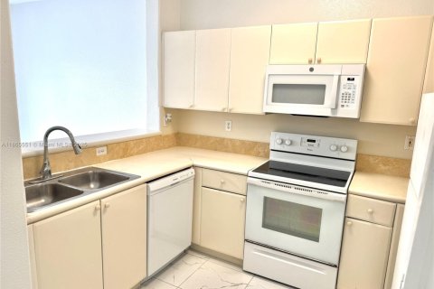 Condo in Homestead, Florida, 3 bedrooms № 1924588 - photo 10