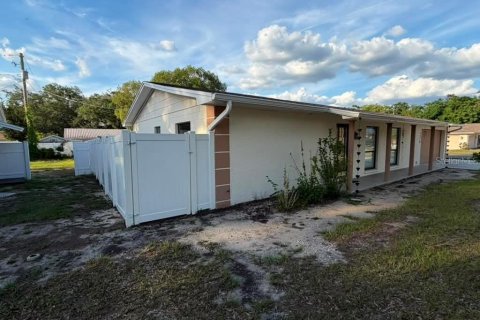 Casa en venta en Brandon, Florida, 4 dormitorios, 143.35 m2 № 2095691 - foto 6