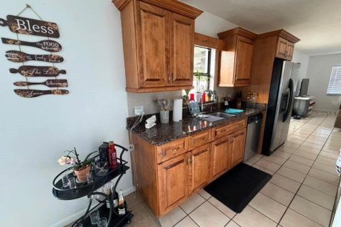 Casa en venta en Brandon, Florida, 4 dormitorios, 143.35 m2 № 2095691 - foto 24