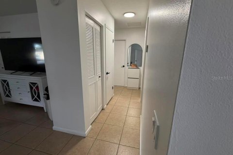 Casa en venta en Brandon, Florida, 4 dormitorios, 143.35 m2 № 2095691 - foto 19