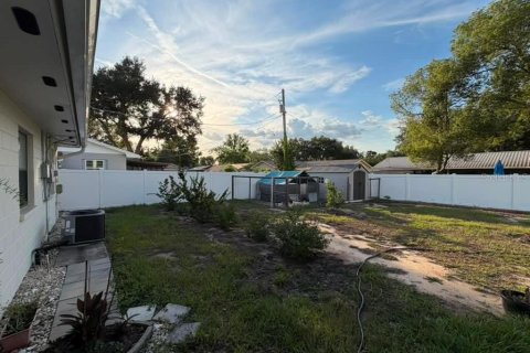 Casa en venta en Brandon, Florida, 4 dormitorios, 143.35 m2 № 2095691 - foto 16