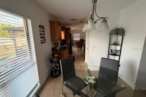 Casa en venta en Brandon, Florida, 4 dormitorios, 143.35 m2 № 2095691 - foto 21