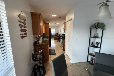 Casa en venta en Brandon, Florida, 4 dormitorios, 143.35 m2 № 2095691 - foto 22