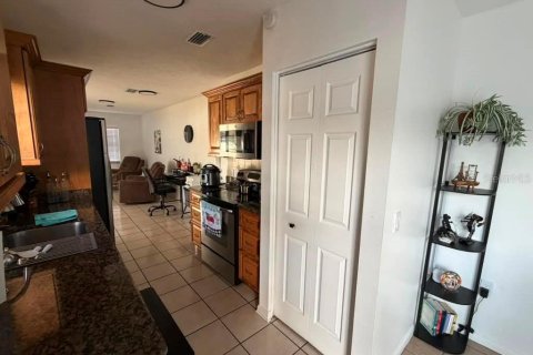 Casa en venta en Brandon, Florida, 4 dormitorios, 143.35 m2 № 2095691 - foto 23