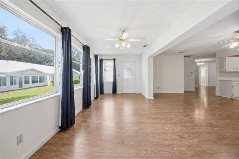 House in Ocala, Florida 2 bedrooms, 162.39 sq.m. № 2091763 - photo 20