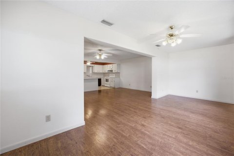House in Ocala, Florida 2 bedrooms, 162.39 sq.m. № 2091763 - photo 19