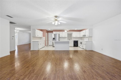 House in Ocala, Florida 2 bedrooms, 162.39 sq.m. № 2091763 - photo 12