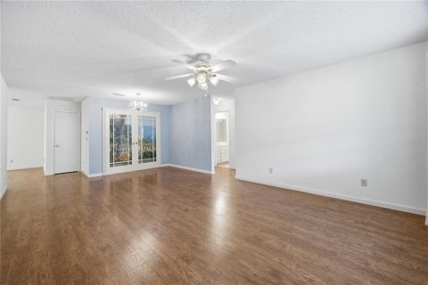 House in Ocala, Florida 2 bedrooms, 162.39 sq.m. № 2091763 - photo 4