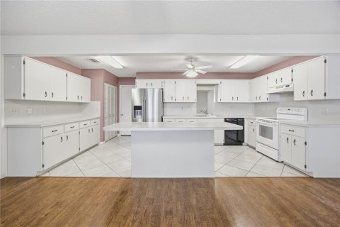 House in Ocala, Florida 2 bedrooms, 162.39 sq.m. № 2091763 - photo 13