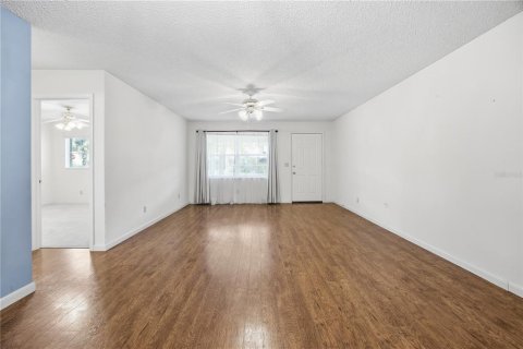 House in Ocala, Florida 2 bedrooms, 162.39 sq.m. № 2091763 - photo 8
