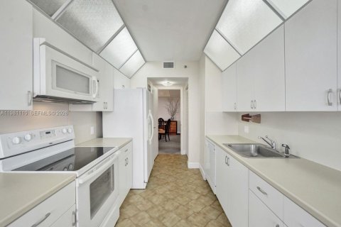 Copropriété à vendre à Aventura, Floride: 2 chambres, 136.57 m2 № 2048288 - photo 18